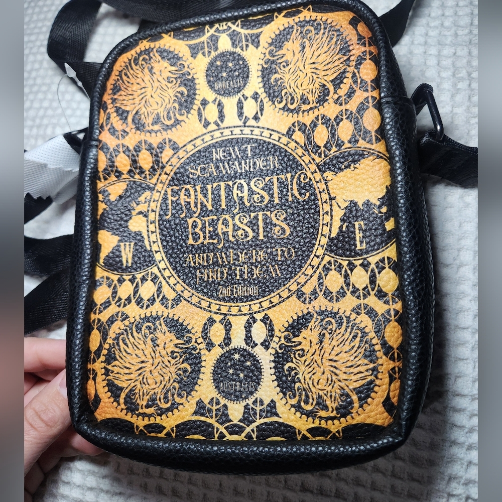 Buckle-Down Fantastic Beats Crossbody Bag NWT Harry Potter - Picture 5 of 12